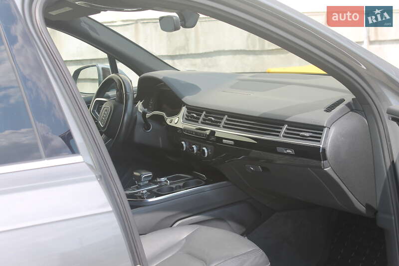 Внедорожник / Кроссовер Audi Q7 2017 в Львове