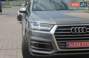 Позашляховик / Кросовер Audi Q7 2017 в 