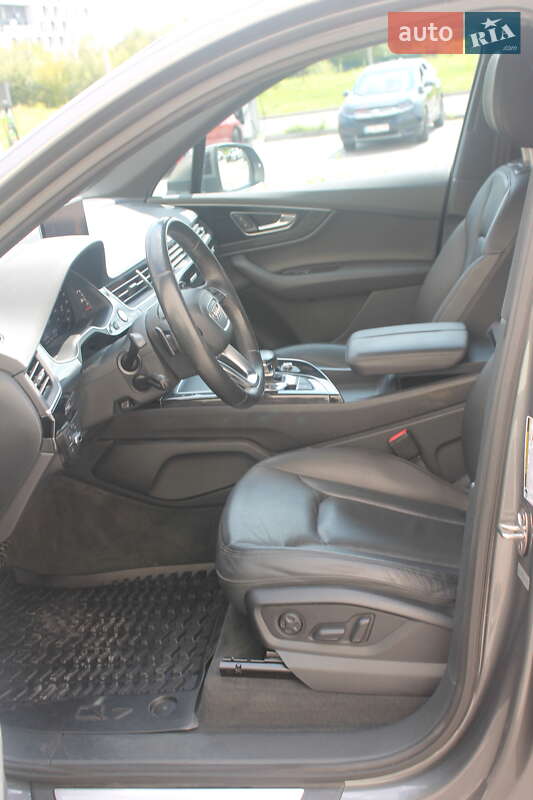 Внедорожник / Кроссовер Audi Q7 2017 в Львове