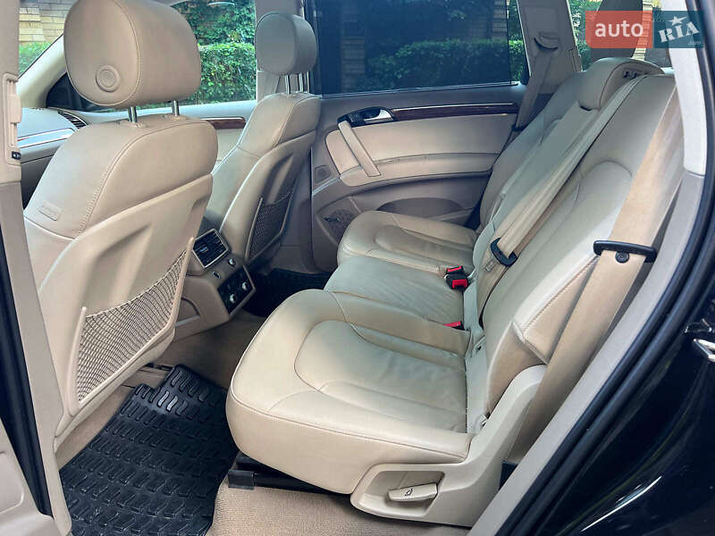 Внедорожник / Кроссовер Audi Q7 2015 в Киеве