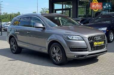 Позашляховик / Кросовер Audi Q7 2011 в Чернівцях