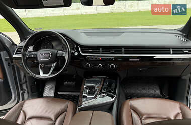 Внедорожник / Кроссовер Audi Q7 2017 в 