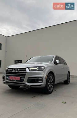 Внедорожник / Кроссовер Audi Q7 2017 в 
