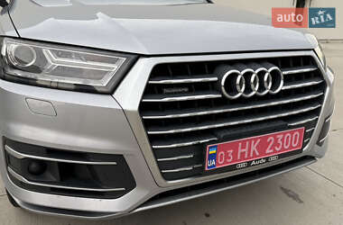 Внедорожник / Кроссовер Audi Q7 2017 в 