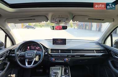 Внедорожник / Кроссовер Audi Q7 2015 в 