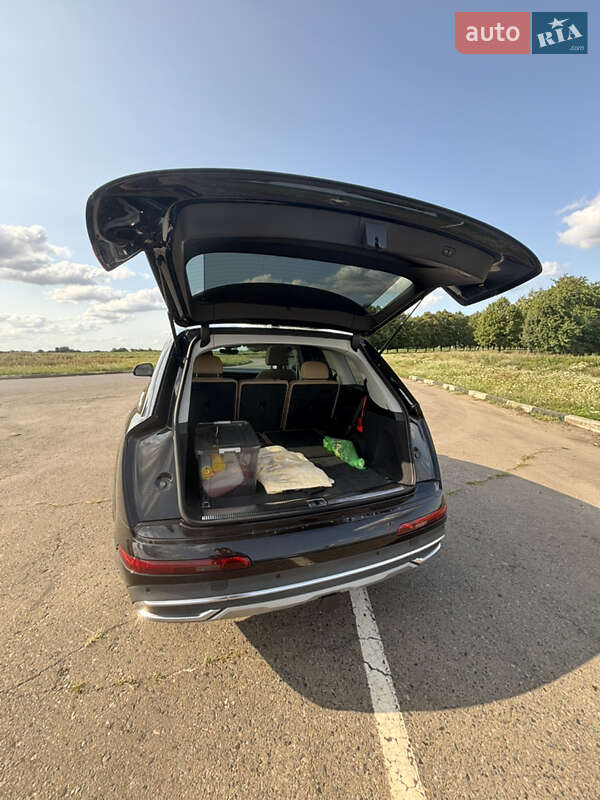 Внедорожник / Кроссовер Audi Q7 2019 в Сумах