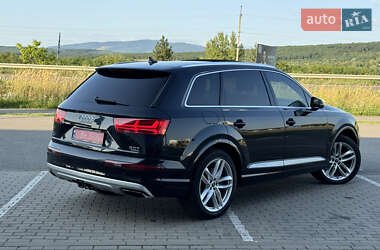 Внедорожник / Кроссовер Audi Q7 2017 в 