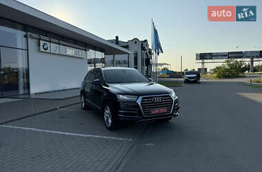 Внедорожник / Кроссовер Audi Q7 2017 в 