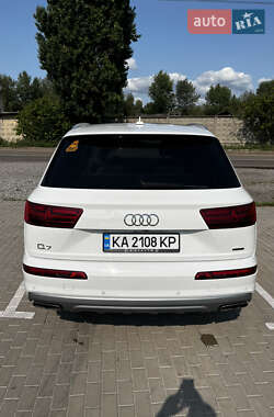 Внедорожник / Кроссовер Audi Q7 2018 в 