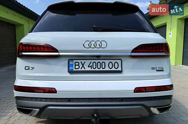 Внедорожник / Кроссовер Audi Q7 2020 в 