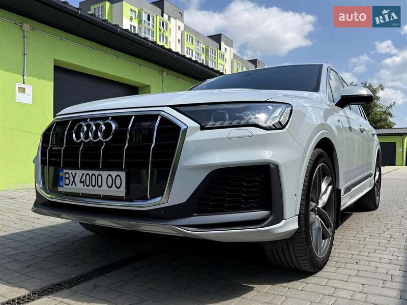 Внедорожник / Кроссовер Audi Q7 2020 в Каменец-Подольском