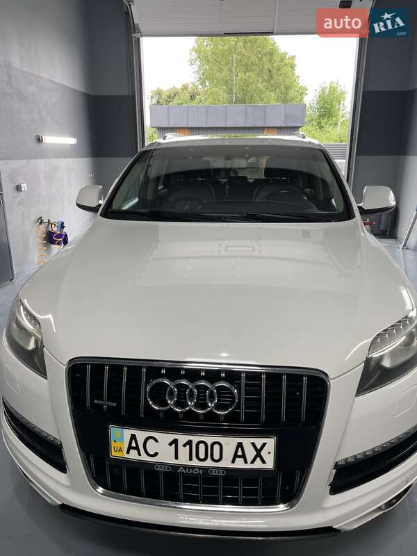 Позашляховик / Кросовер Audi Q7 2012 в Луцьку