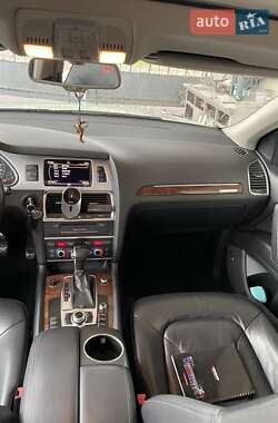 Внедорожник / Кроссовер Audi Q7 2012 в 