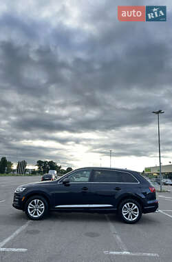 Позашляховик / Кросовер Audi Q7 2016 в 