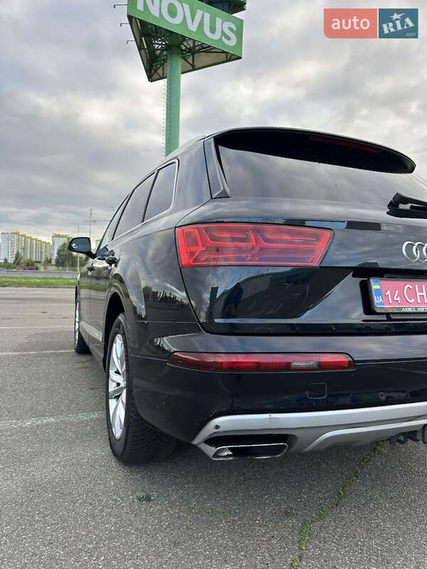 Позашляховик / Кросовер Audi Q7 2016 в Києві