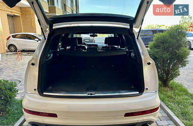 Внедорожник / Кроссовер Audi Q7 2012 в 