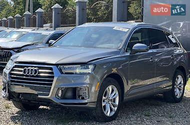 Внедорожник / Кроссовер Audi Q7 2017 в 