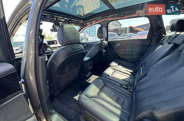 Внедорожник / Кроссовер Audi Q7 2017 в 