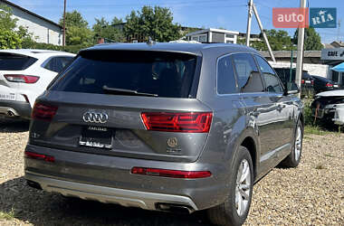 Внедорожник / Кроссовер Audi Q7 2017 в 