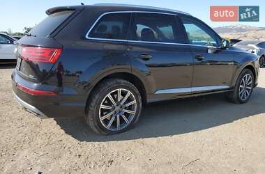 Внедорожник / Кроссовер Audi Q7 2017 в 