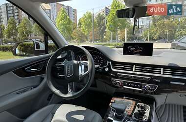 Внедорожник / Кроссовер Audi Q7 2017 в 