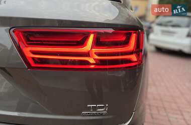 Внедорожник / Кроссовер Audi Q7 2016 в 