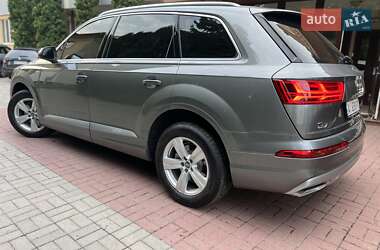 Внедорожник / Кроссовер Audi Q7 2016 в 