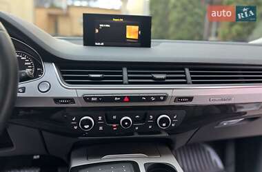 Внедорожник / Кроссовер Audi Q7 2016 в 