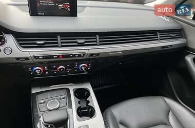 Внедорожник / Кроссовер Audi Q7 2016 в 