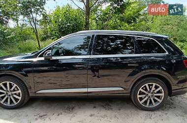 Внедорожник / Кроссовер Audi Q7 2016 в 