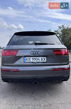 Внедорожник / Кроссовер Audi Q7 2018 в 