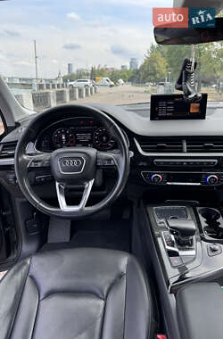 Внедорожник / Кроссовер Audi Q7 2018 в 