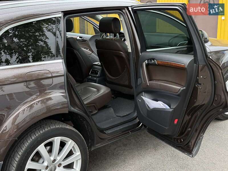 Внедорожник / Кроссовер Audi Q7 2010 в Чернигове