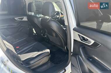 Внедорожник / Кроссовер Audi Q7 2018 в 