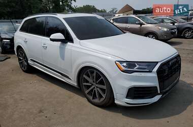 Позашляховик / Кросовер Audi Q7 2023 в 