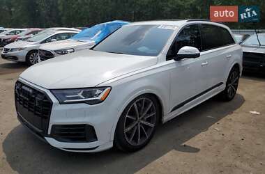 Позашляховик / Кросовер Audi Q7 2023 в 