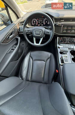 Внедорожник / Кроссовер Audi Q7 2019 в 