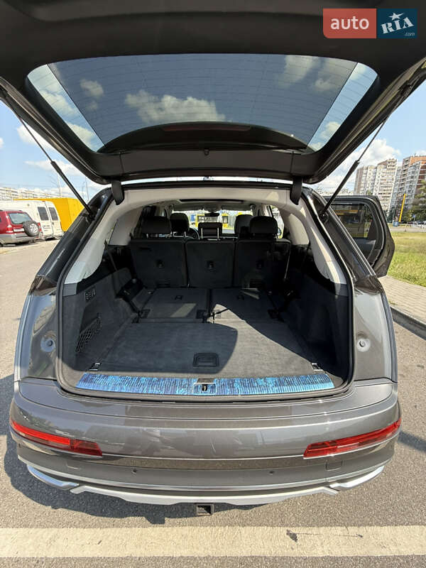 Внедорожник / Кроссовер Audi Q7 2019 в Киеве фото 26 Внедорожник / Кроссовер Audi Q7 2019 в Киеве