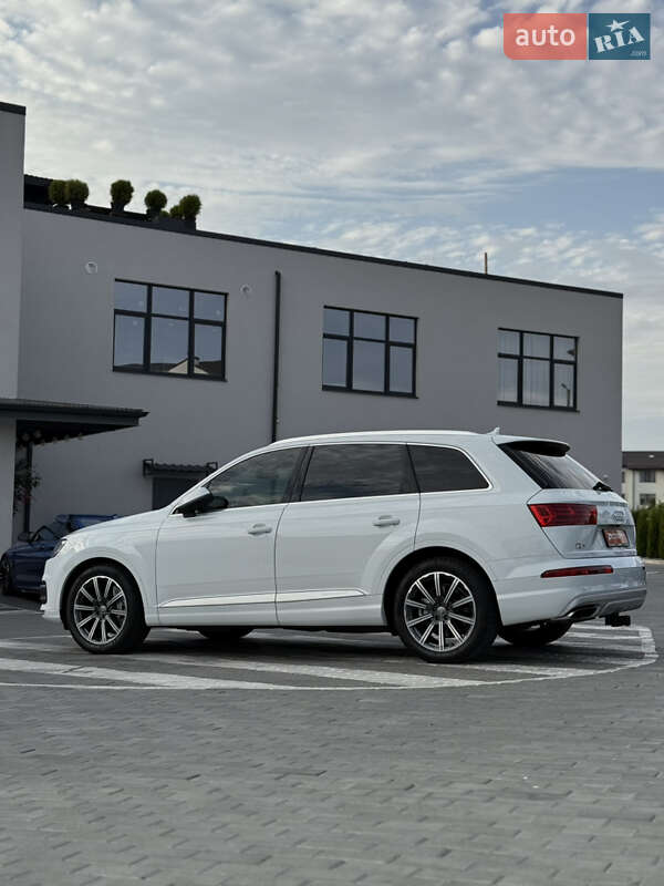 Внедорожник / Кроссовер Audi Q7 2016 в Ровно