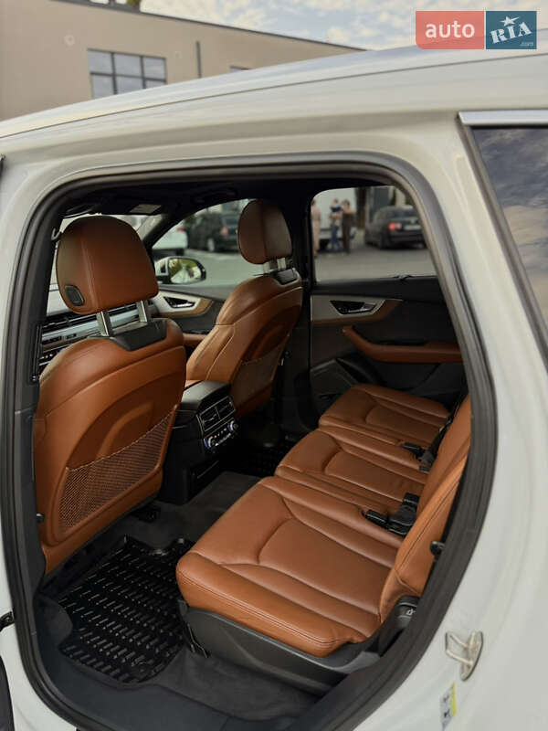 Внедорожник / Кроссовер Audi Q7 2016 в Ровно