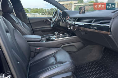 Внедорожник / Кроссовер Audi Q7 2017 в 