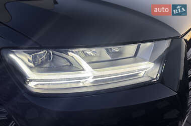 Внедорожник / Кроссовер Audi Q7 2017 в 