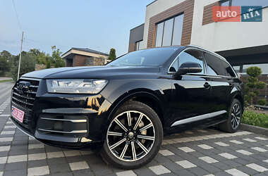 Внедорожник / Кроссовер Audi Q7 2017 в 
