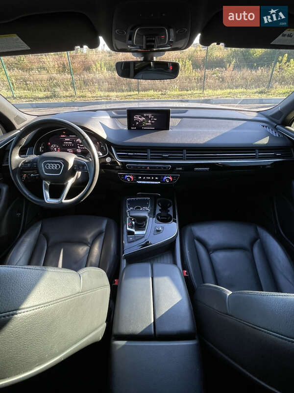 Позашляховик / Кросовер Audi Q7 2018 в Рівному
