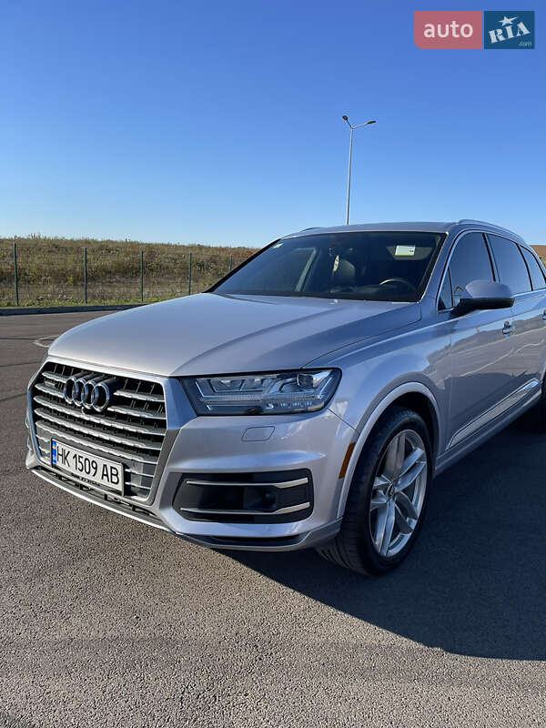 Позашляховик / Кросовер Audi Q7 2018 в Рівному
