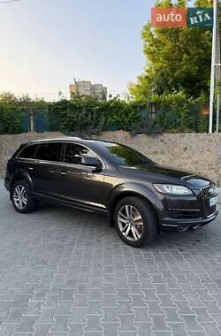Внедорожник / Кроссовер Audi Q7 2011 в 