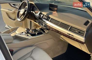 Внедорожник / Кроссовер Audi Q7 2019 в 