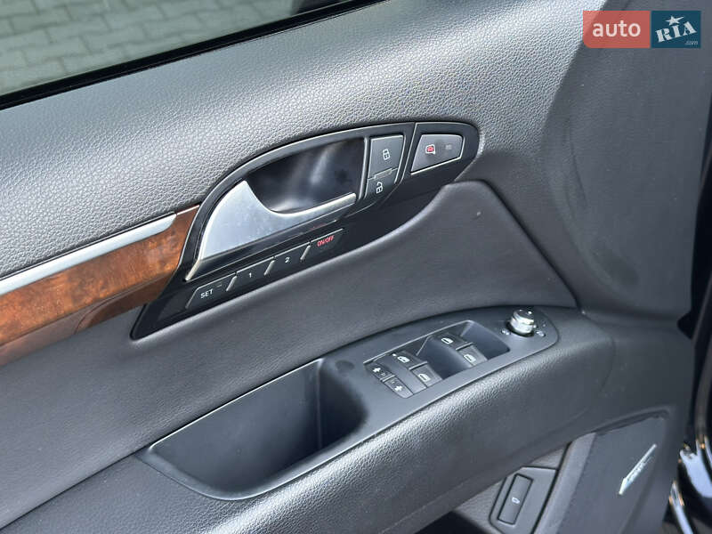 Внедорожник / Кроссовер Audi Q7 2011 в Одессе