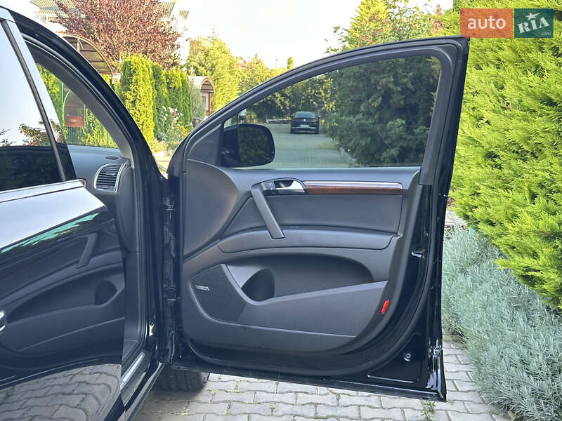 Внедорожник / Кроссовер Audi Q7 2011 в Одессе
