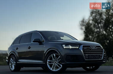 Внедорожник / Кроссовер Audi Q7 2017 в 